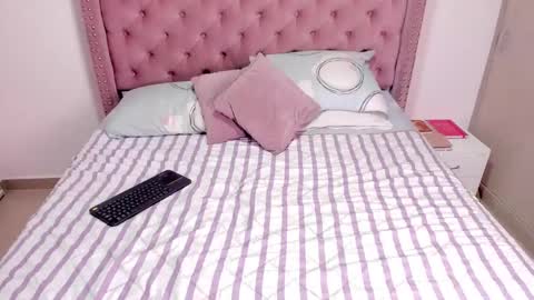 vivi cooper online show from February 14, 9:43 pm