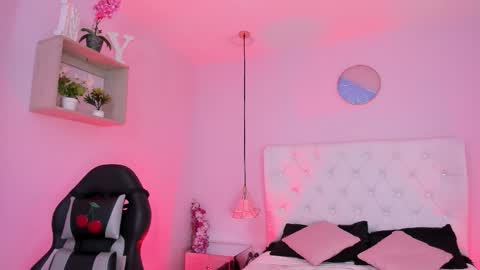 Vivi online show from October 25, 5:19 am