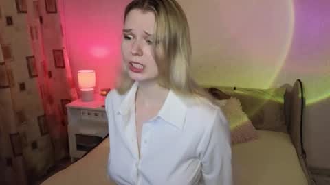 vivian_alison online show from December 2, 6:28 pm