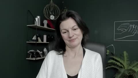 Vivian online show from March 9, 7:57 am