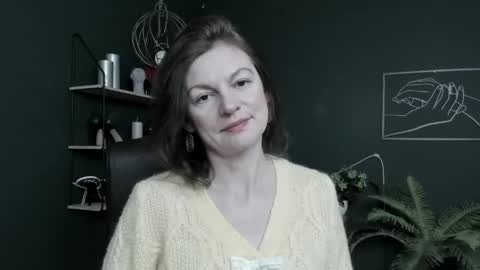 Vivian online show from May 11, 5:47 am