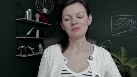 Vivian online show from February 25, 7:56 am