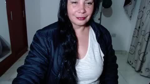 vivian_milf_paint online show from October 24, 3:29 am