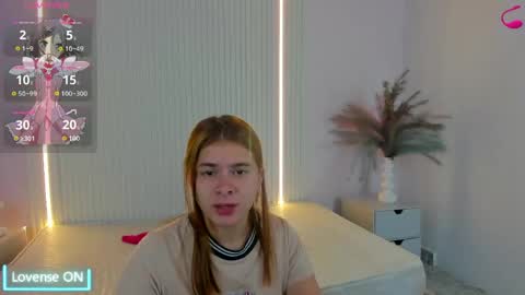 vivianowen9 online show from April 29, 12:10 pm