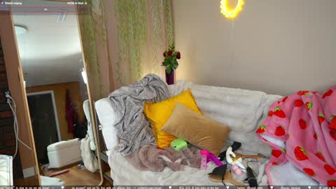 Whitney online show from February 25, 9:18 pm