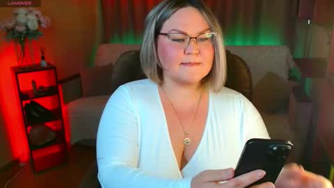 Vivien online show from September 12, 1:24 pm