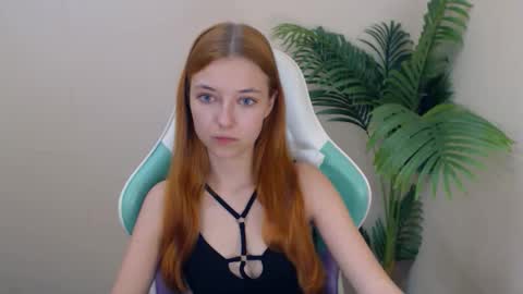Snapshot of vivien_leight chatting on September 10, 5:58 pm Vivien online show from September 10, 5:58 pm