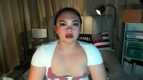 vivienne_monroe online show from June 11, 2:53 am