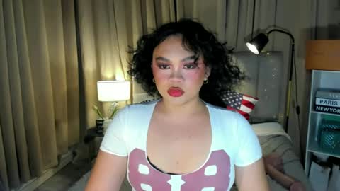 vivienne_monroe online show from June 14, 9:55 am