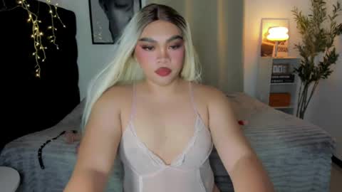 vivienne_monroe online show from July 24, 3:15 am