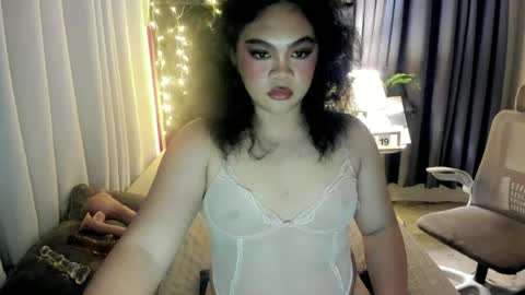 vivienne_monroe online show from June 22, 8:38 pm