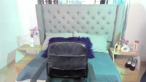 Vivienne  online show from March 12, 12:36 pm