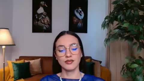 Vivienne online show from May 1, 3:17 pm