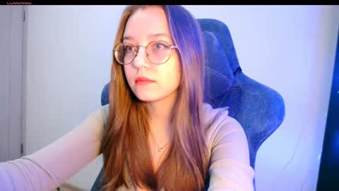 vivivivikkie online show from March 9, 9:30 pm