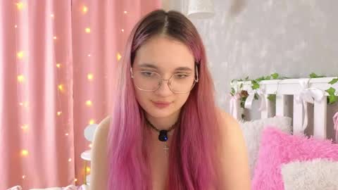 vivyboo111 online show from May 1, 11:21 pm