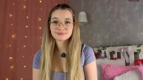 vivyboo111 online show from January 5, 8:23 pm