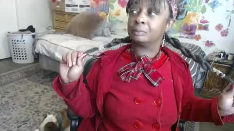 Snapshot of vixenfyre chatting on February 17, 11:22 pm Vixen Fyre online show from February 17, 11:22 pm