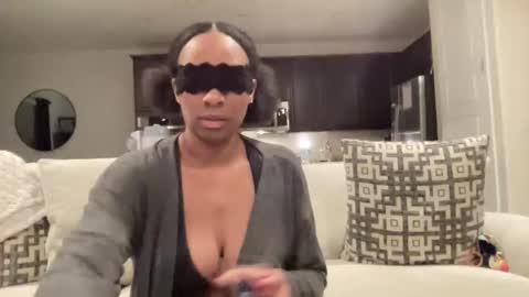 Vixen Noir online show from April 2, 4:09 am