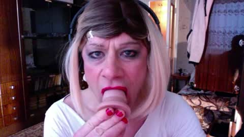 Violetta Elysia online show from February 3, 6:22 am