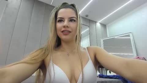 von_dee online show from October 2, 5:50 am