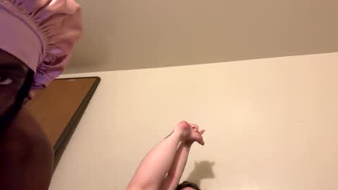 vonnieeb2x online show from October 26, 10:27 am