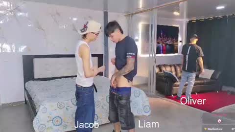 voyeurism_guys online show from August 4, 10:50 pm