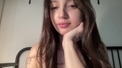 Snapshot of w33d7 chatting on February 13, 12:35 am Alice Before pvt write to me in PM online show from February 13, 12:35 am
