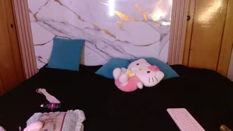 kitty SUPORT ME AND MY BABY SINGLE MOMY online show from June 22, 4:47 pm