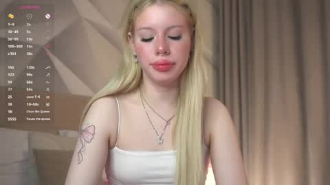  Lina online show from April 30, 6:57 pm