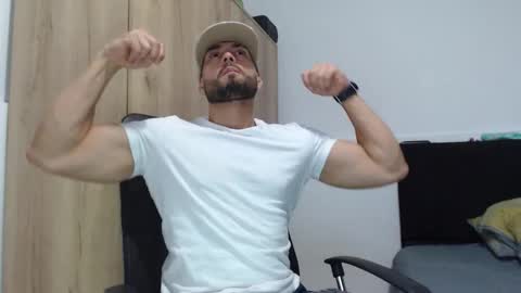 Snapshot of walter_brownn01 chatting on October 30, 3:12 pm WALTER BROWN  online show from October 30, 3:12 pm