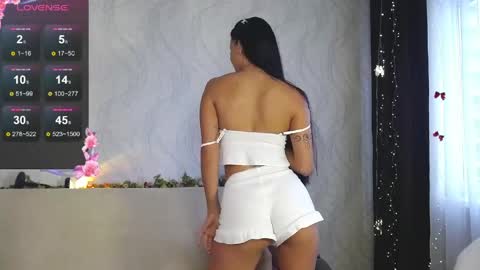Emma online show from April 25, 1:52 pm