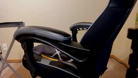 Suck daddys cock online show from November 20, 4:55 am