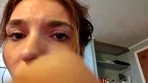 warnerkess0 online show from October 19, 3:44 am
