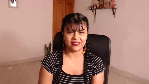 warrior_xena online show from December 4, 6:51 pm