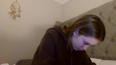 wasiancutie online show from June 18, 2:50 am