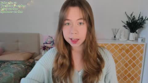 Snapshot of watermelon_sugar_ chatting on February 12, 9:42 am Tess  Pls support me with  Can we reach 155 my favorite number online show from February 12, 9:42 am