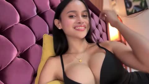 Maggie online show from April 25, 3:53 pm