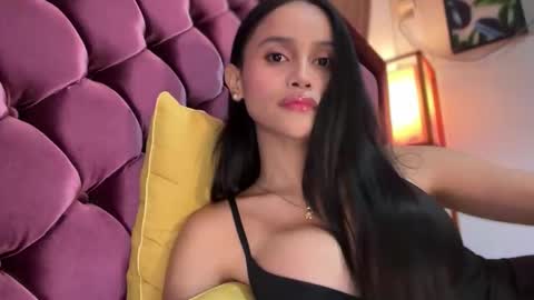 Maggie online show from April 24, 3:25 pm