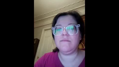 Snapshot of webgirl2 chatting on October 25, 3:12 pm Marina online show from October 25, 3:12 pm