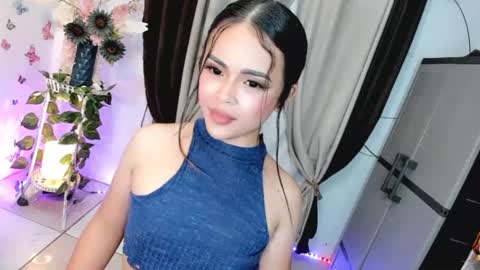 Hi Im LOVIE Please dont forget to follow and thumbs up me online show from June 3, 8:03 pm