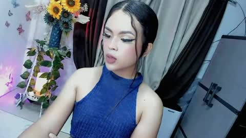 Hi Im LOVIE Please dont forget to follow and thumbs up me online show from August 4, 12:28 am