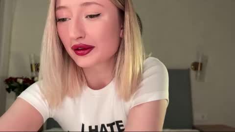 Daisy    online show from February 14, 5:48 pm