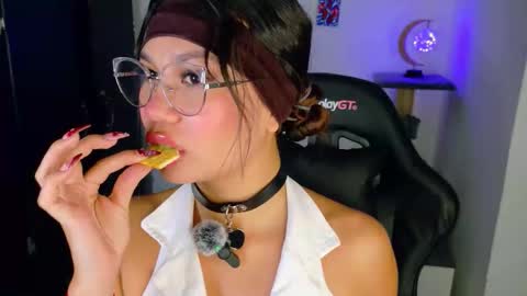 Wendy online show from March 20, 11:32 pm