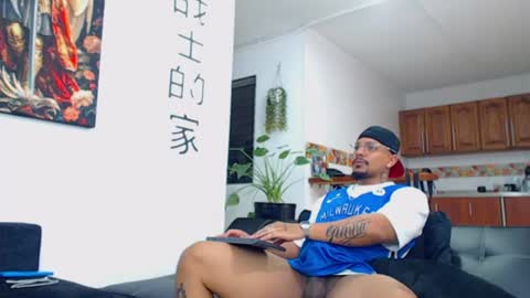 Wesley Rogger online show from June 29, 9:14 pm