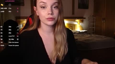 Lana online show from November 19, 9:35 pm