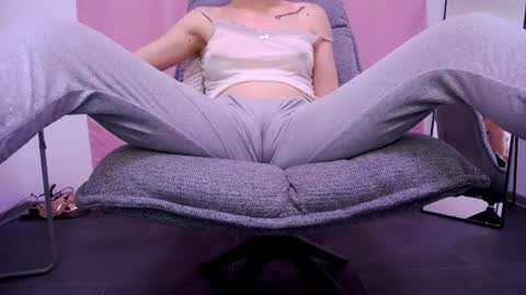 Beatrice Moan from LovenseWet from Tip MenuOpen for Private online show from August 3, 9:32 pm