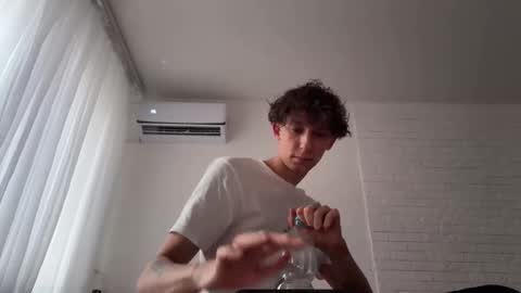 Mia  Please help me to reach 100 thumps up online show from November 23, 1:31 pm