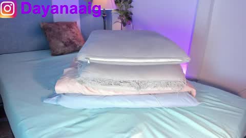 Sara  online show from May 7, 9:54 pm