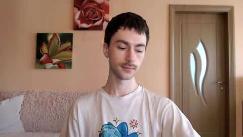 Tom online show from May 8, 1:17 pm