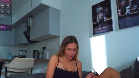 Kate  online show from November 10, 7:11 am